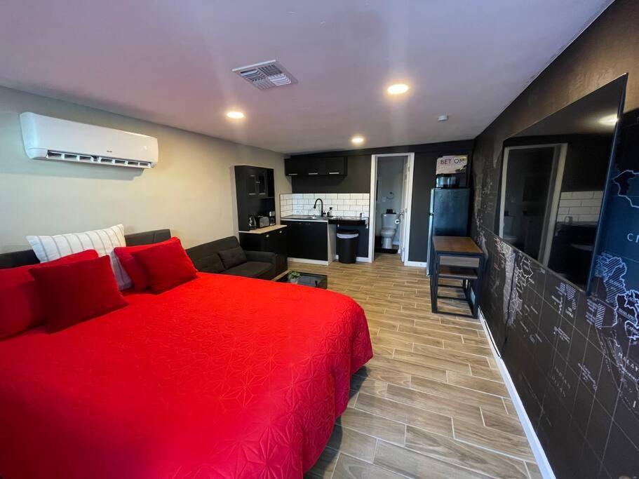 New Midtown Modern Studio With Backyard ฟีนิกซ์ ภายนอก รูปภาพ